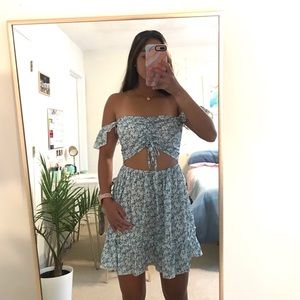 Cu-out-front ruffle floral dress